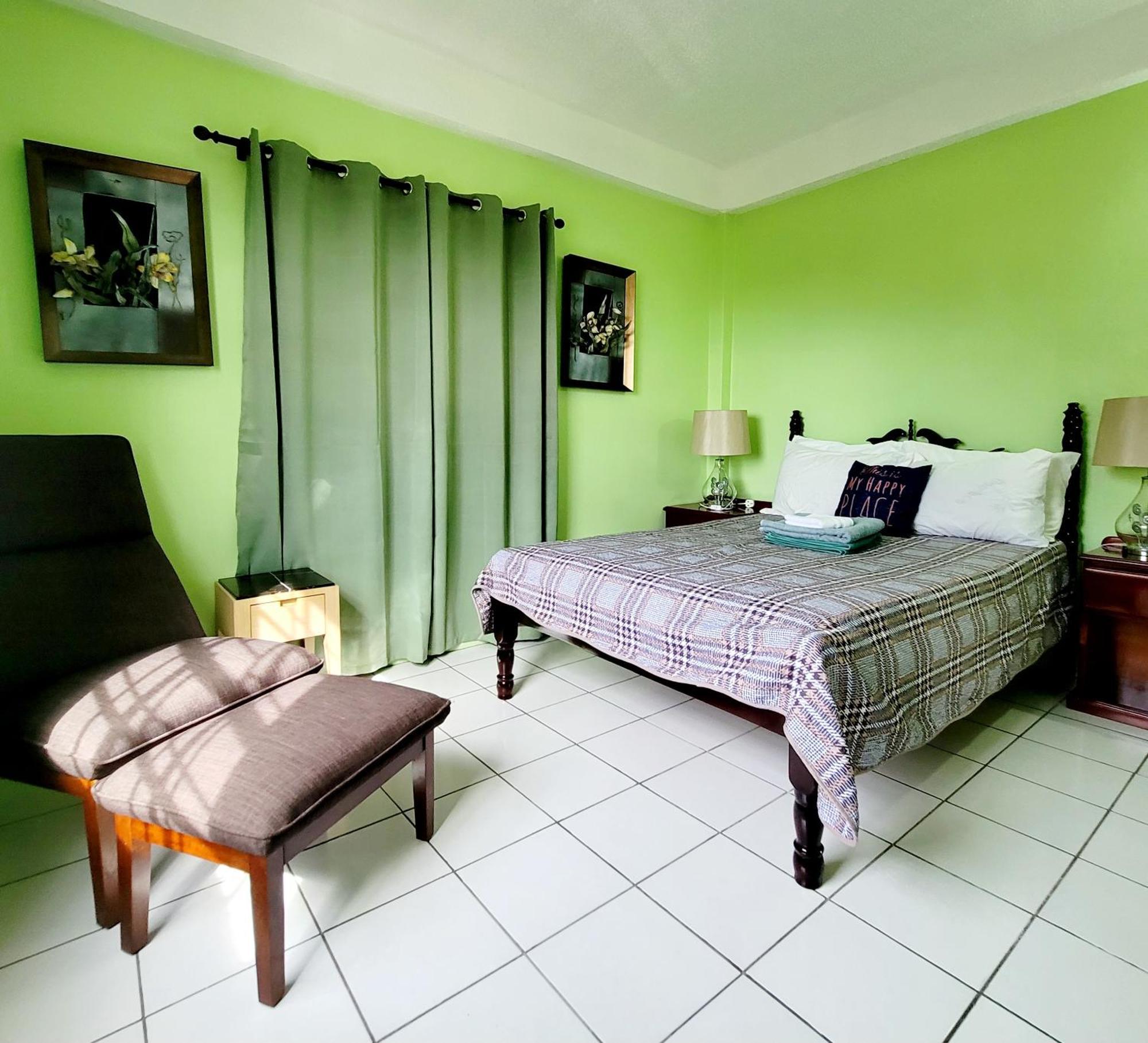 Silver View Apartments St. George's Bagian luar foto
